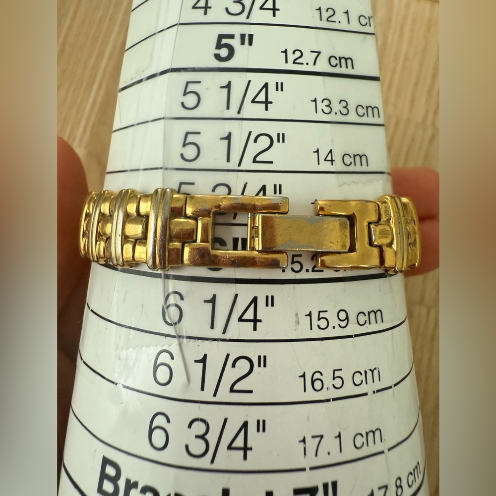 Vintage pulsar ladies oval gold tone dress watch NEW BATTERY - Picture 12 of 12
